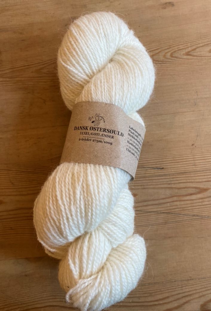 Dansk Østersøuld – 275 m/100 gr – Farve: RÅHVID