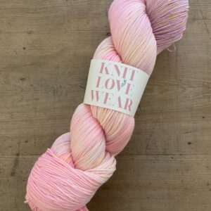 Håndfarvet Merino – Knit Love Wear – 400 m/100 gr – Farve: SOFT PINK