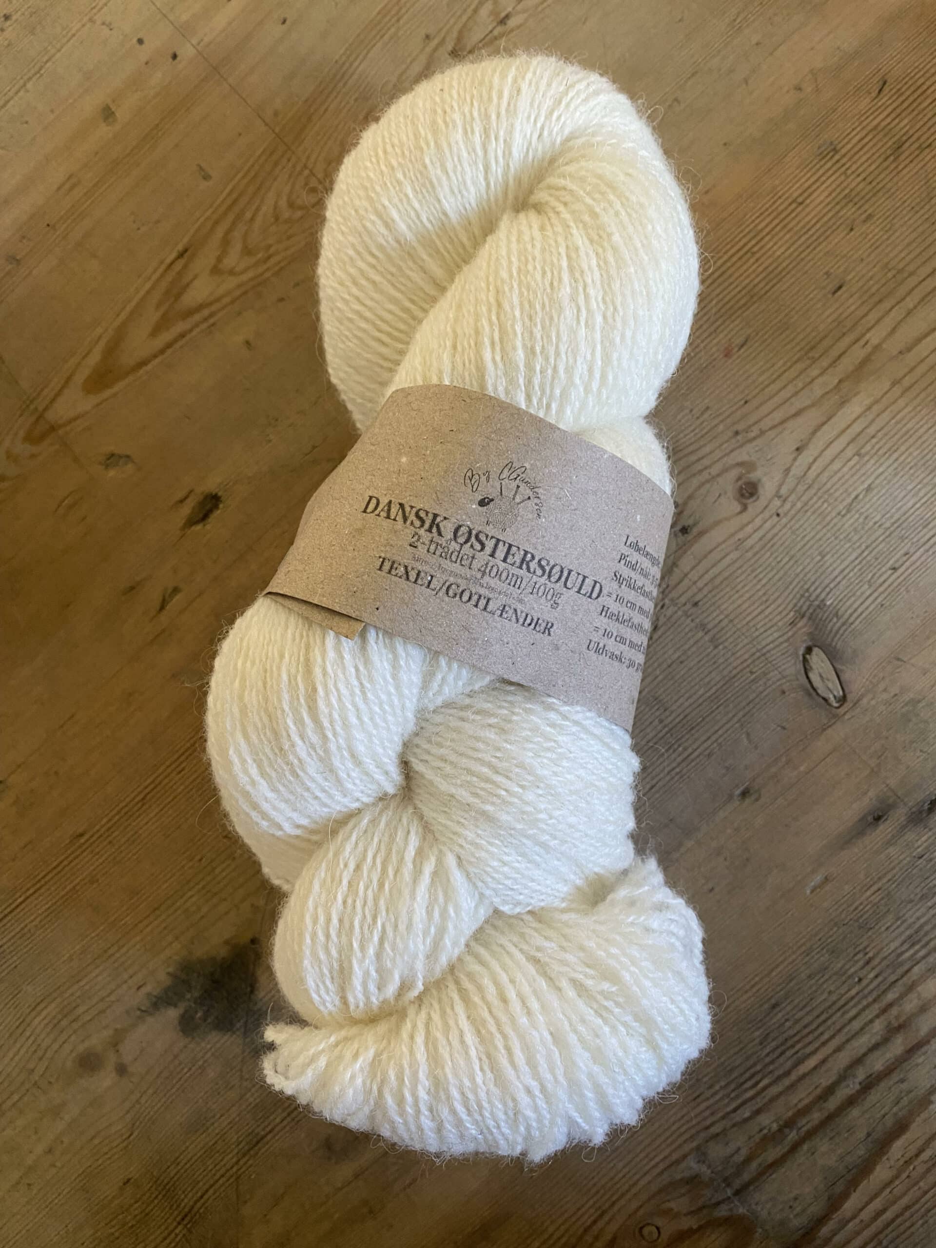 Dansk Østersøuld – 400 m/100 gr – Farve: RÅHVID