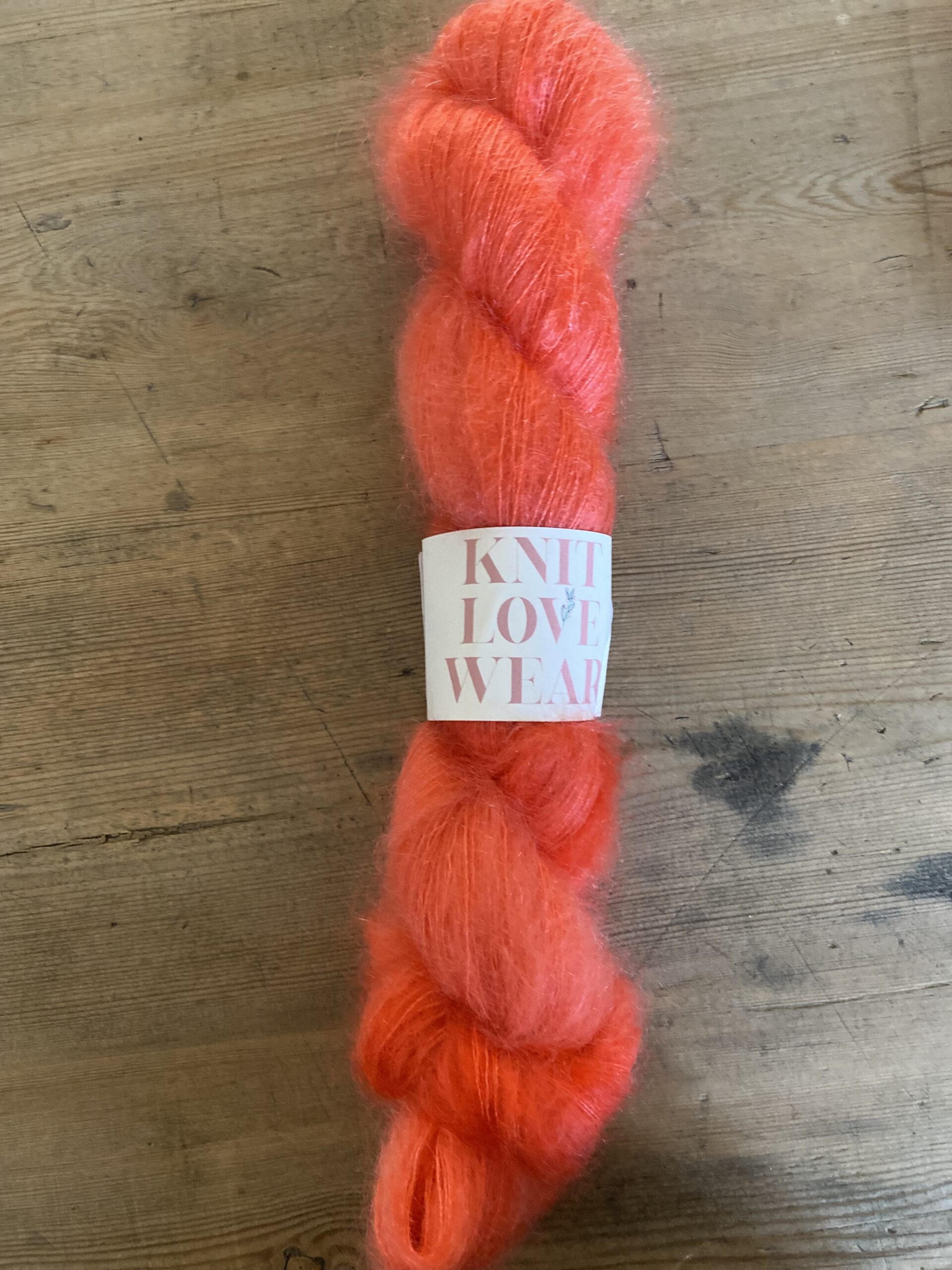 Håndfarvet Silkemohair – Knit Love Wear – 420 m/50 gr – Farve: LOLLIPOP RED