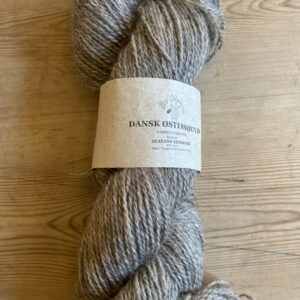 Dansk Østersøuld – 275 m/100 gr – Farve: BRUN