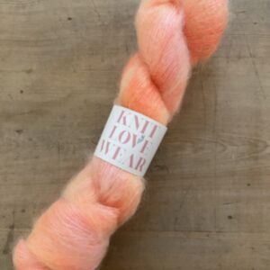 Håndfarvet Silkemohair – Knit Love Wear – 420 m/50 gr – Farve: DRUNKEN FLAMINGO