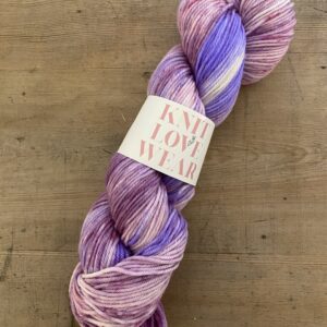 Håndfarvet Merino Sock DK – Knit Love Wear – 225 m/100 gr – Farve: FAIRY