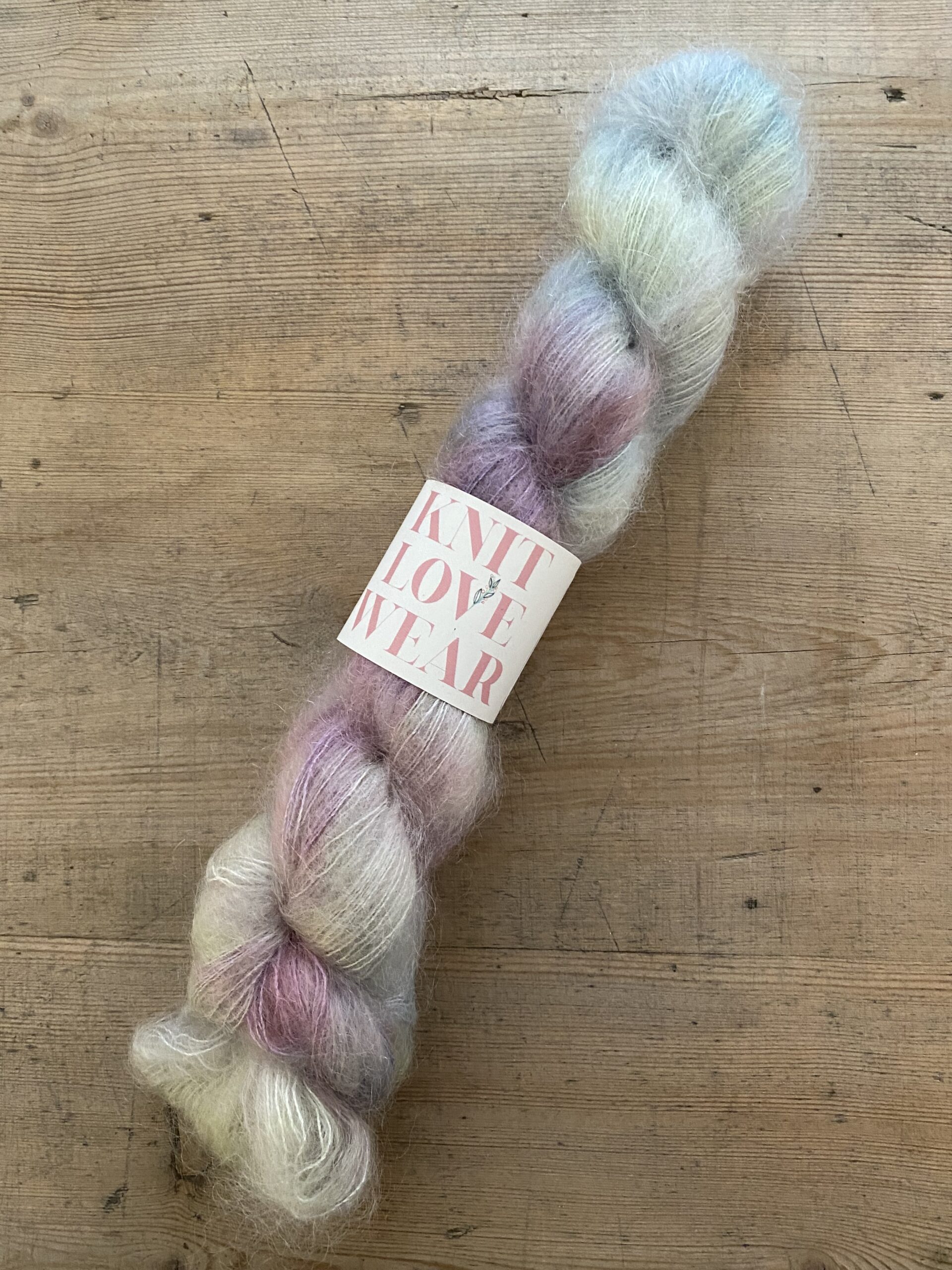 Håndfarvet Silkemohair – Knit Love Wear – 420 m/50 gr – Farve: FANTASY