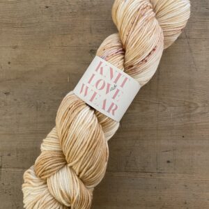 Håndfarvet Merino Sock DK – Knit Love Wear – 225 m/100 gr – Farve: PEACH BLOSSOM