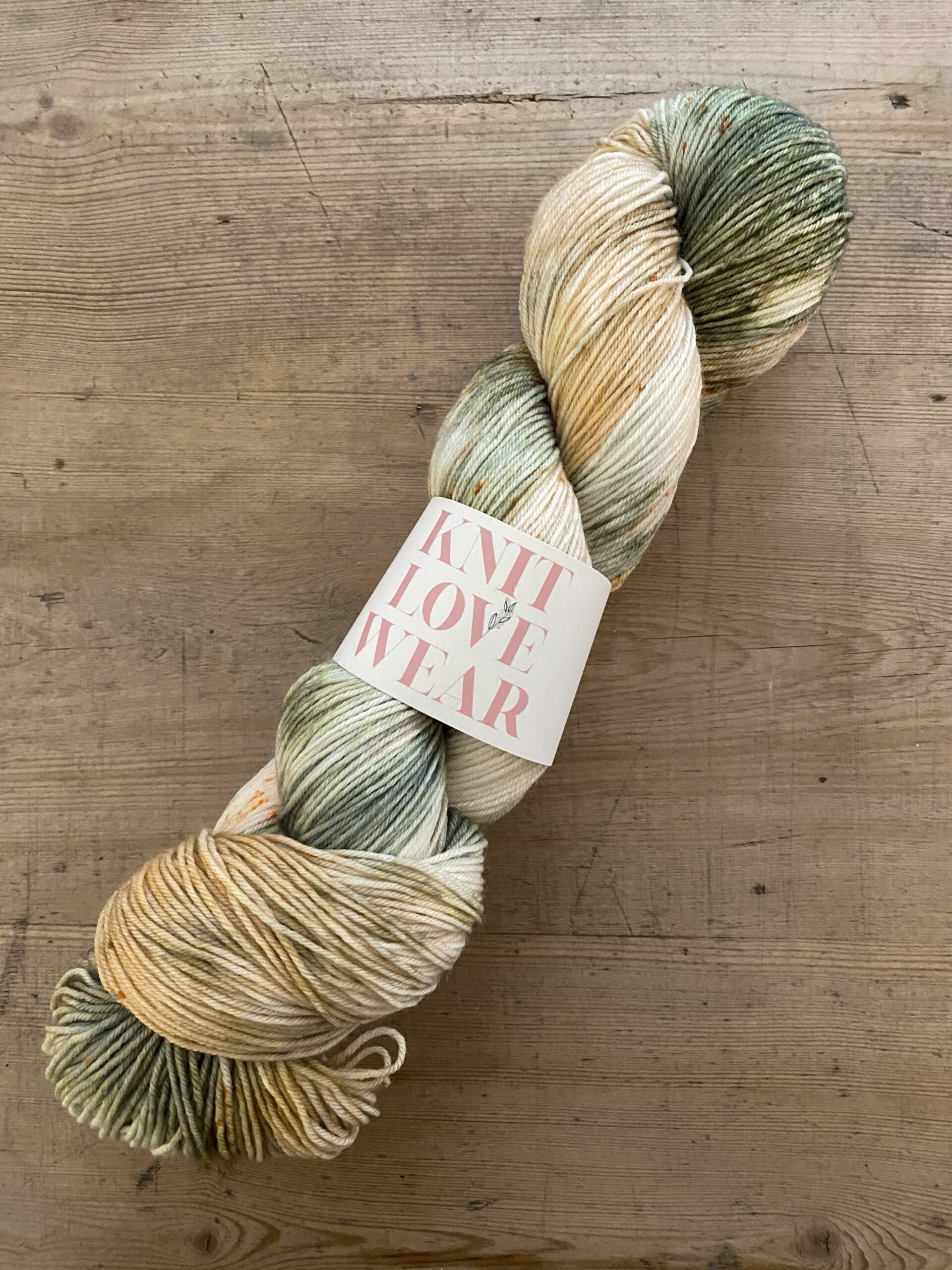 Håndfarvet Merino – Knit Love Wear – 400 m/100 gr – Farve: SILENT SPRING