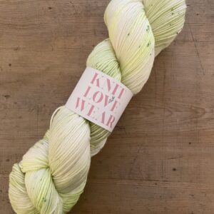 Håndfarvet Merino – Knit Love Wear – 400 m/100 gr – Farve: SOFT GREEN