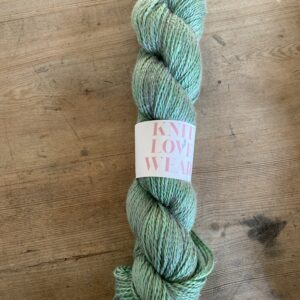 Håndfarvet Summer Alpaca – Knit Love Wear – 420 m/100 gr – Farve: GRASS GREEN