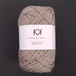 3020_Dark Linen_Recycled Bottle Yarn fra Karen Klarbæk